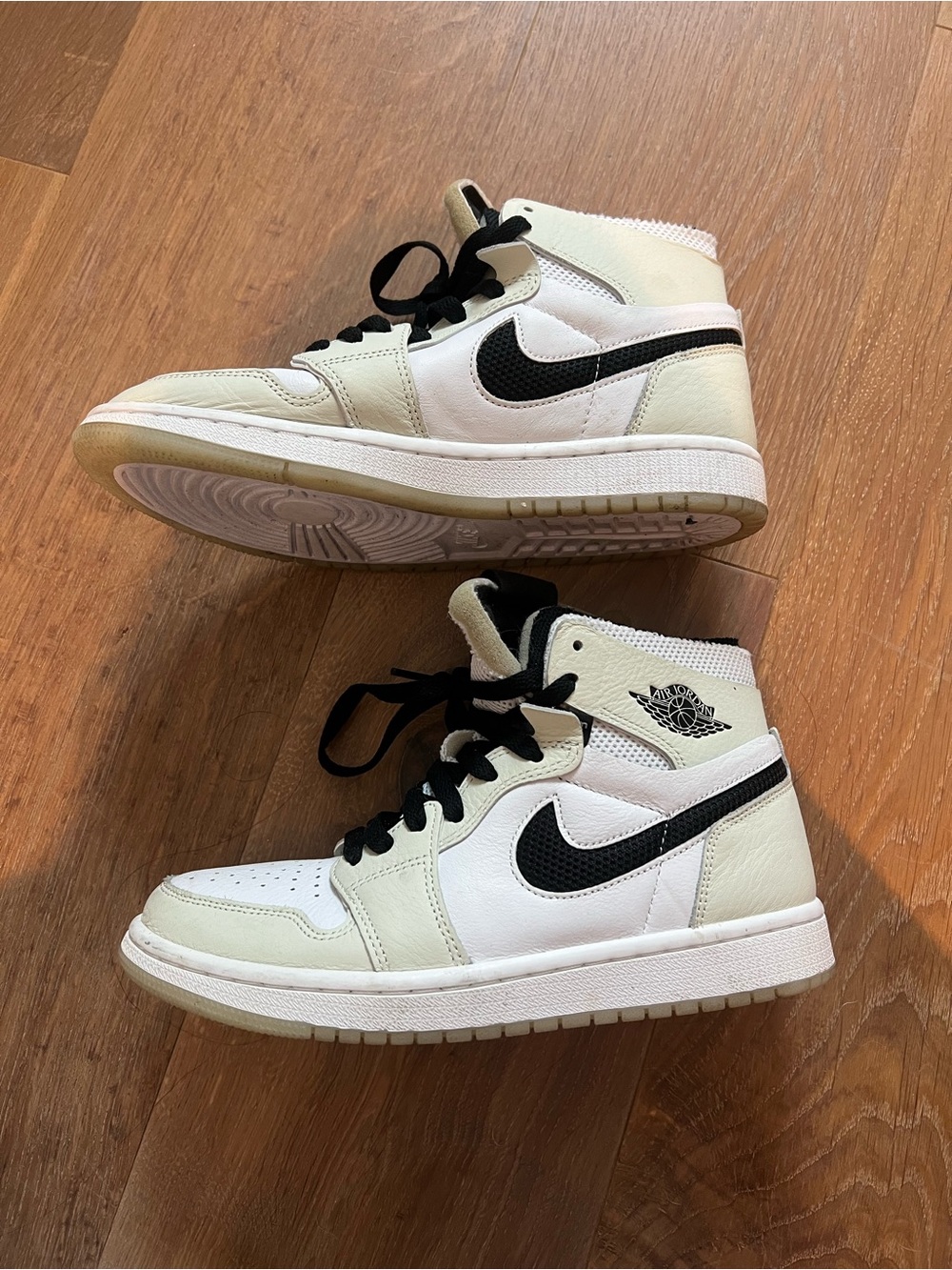 Nike air Jordan’s - white cream black - size 7